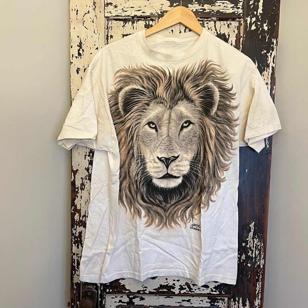Vintage Vintage Liquid Blue Lion|Africa 2 Sided 90s Shirt Sz XL. Made In USA